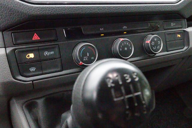 Volkswagen CRAFTER 35 2.0 TDI L4H3 Highline EURO 6 | 3 ZITPL | APPCONNECT | 360-CAMERA | LANE-WARNING | TREKHAAK |