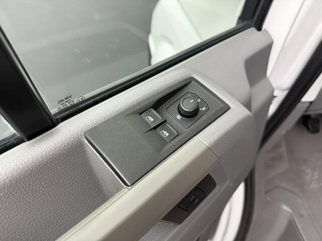 Volkswagen CRAFTER 2.0TDI 140PK Bakwagen+Laadklep | 997Kg Laadvermogen (2024) | Airco | Cruise | Dakspoiler | Zijdeur | 2.25 Mtr Hoog