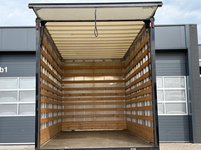 Volkswagen CRAFTER Bakwagen 2.0 TDI 177PK Automaat D'hollandia Laadklep / Dubbellucht / ACC / Stoelverw. / LED / Camera / Carplay / Stuurverw. /