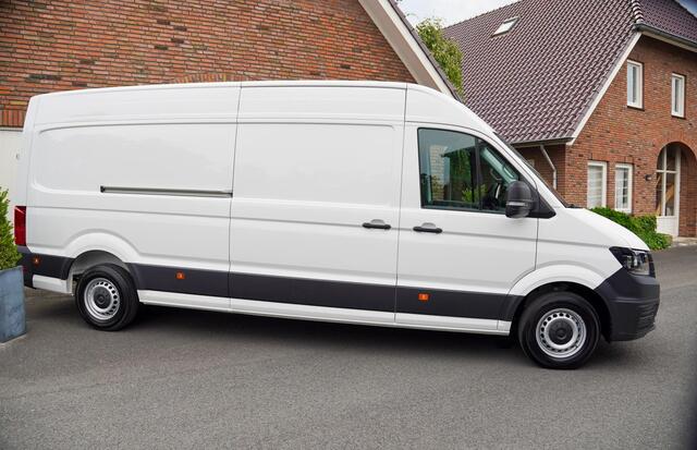Volkswagen CRAFTER 2.0 TDI 140PK L4H3 Airco Cruise Control Parkeer sensoren V+A