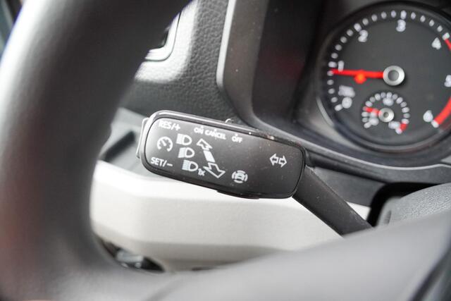 Volkswagen CRAFTER 2.0 TDI 140PK L4H3 Airco Cruise Control Parkeer sensoren V+A