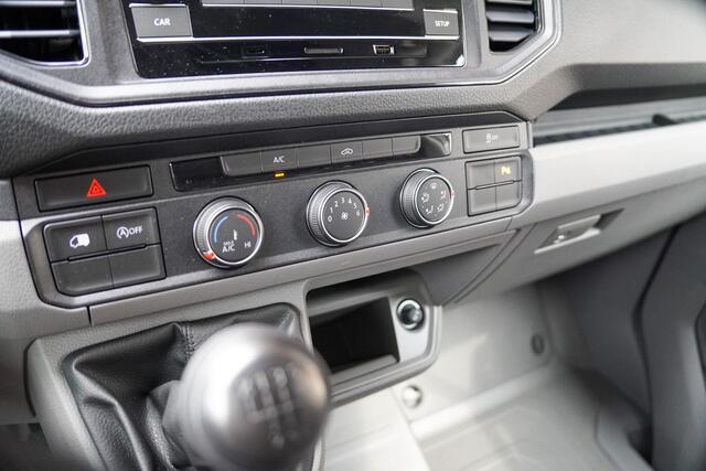 Volkswagen CRAFTER 2.0 TDI 140PK L4H3 Airco Cruise Control Parkeer sensoren V+A