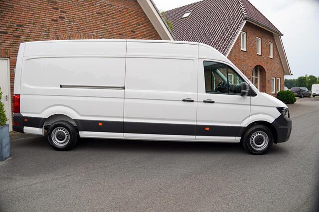 Volkswagen CRAFTER 2.0 TDI 140PK Automaat L4H3 Airco Cruise Control Parkeer sensoren V+A