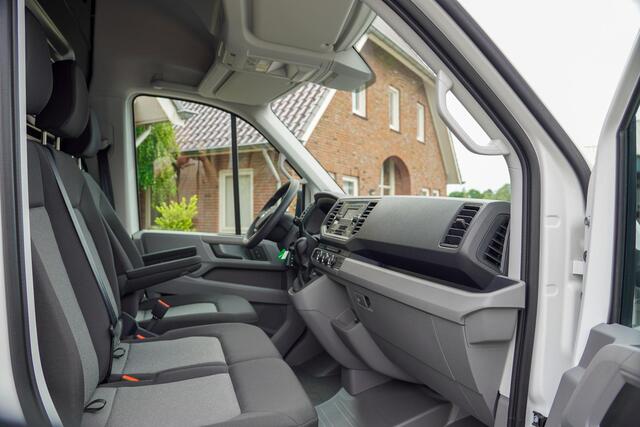 Volkswagen CRAFTER 2.0 TDI 140PK Automaat L4H3 Airco Cruise Control Parkeer sensoren V+A