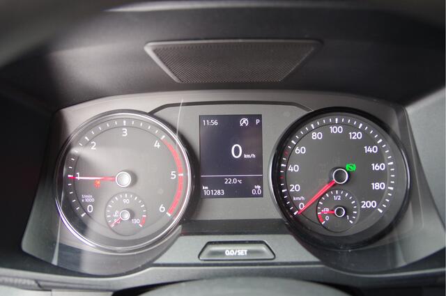 Volkswagen CRAFTER 2.0 TDI L3H3(L2H2) 3-ZITS, AUT. STOELVERWARMING, CRUISE, CAMERA, AIRCO, CARPLAY, PARKEERSENSOREN