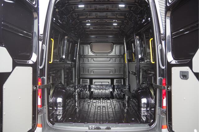 Volkswagen CRAFTER 35 2.0 TDI L3H3(L2H2) AUT. 3-ZITS, FACELIFT, CAMERA, GEV. STOEL, CRUISE, LEDER STUUR, CLIMA