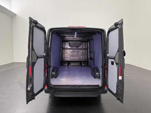 Volkswagen CRAFTER 2.0TDI 140PK L3H2 Highline | Multimedia | Navigatie | Airco | Cruise | Betimmering