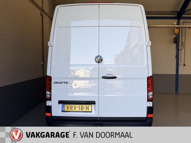 Volkswagen CRAFTER 35 2.0 TDI L3H3 Highline | Nav | Trekhaak | PDC