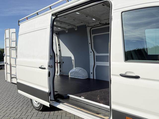 Volkswagen CRAFTER 2.0 TDI 141 PK / L3H3 / 2x SCHUIFDEUR / IMPERIAAL + LADDER / 3 TONS TREKHAAK / CAMERA / 3-ZITS / VERWARMDE VOORRUIT