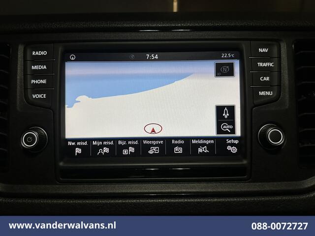 Volkswagen CRAFTER 2.0 TDI L3H2 L2H1 Euro6 Airco | Camera | Navigatie | Apple Carplay | Stoelverwarming Android Auto, 2500kg Trekhaak, Verwarmde voorruit, Parkeersensoren, Bijrijdersbank