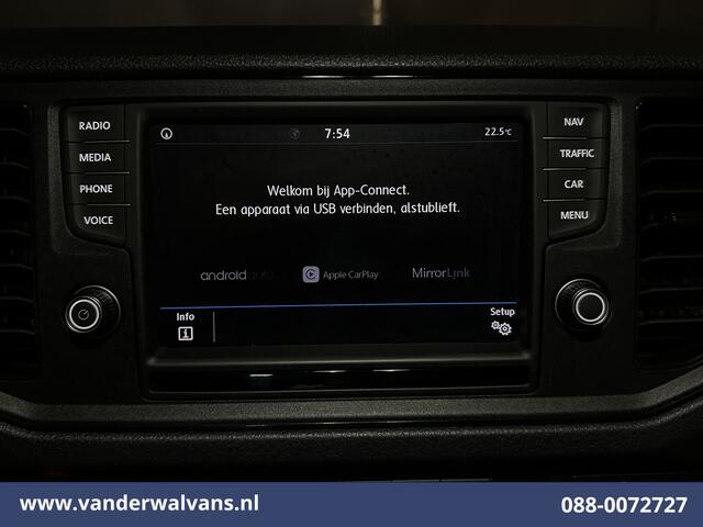 Volkswagen CRAFTER 2.0 TDI L3H2 L2H1 Euro6 Airco | Camera | Navigatie | Apple Carplay | Stoelverwarming Android Auto, 2500kg Trekhaak, Verwarmde voorruit, Parkeersensoren, Bijrijdersbank