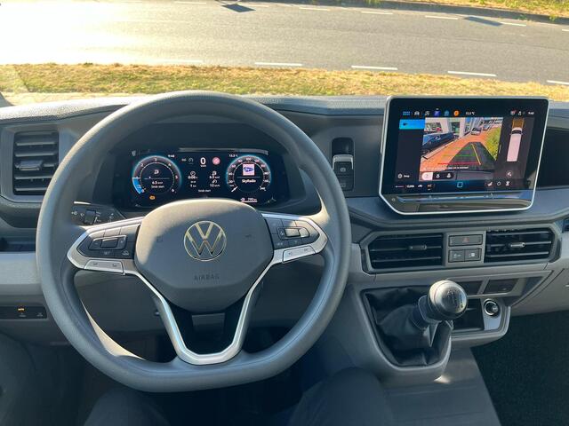 Volkswagen CRAFTER Bedrijfswagens L3H3 Trendline 103kW 140pk 3T GVW 6 versn.hand | BPM vrij | Volwaardig reservewiel | Trekhaak met vaste kogel | Stoelbekleding stof robuust |