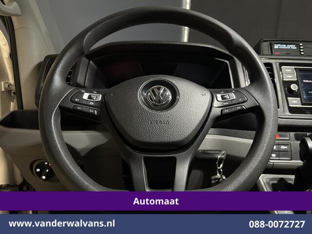 Volkswagen CRAFTER 2.0 TDI 141pk Automaat L3H3 L2H2 Euro6 Airco | Camera | Apple Carplay | 3000kg Trekhaak | Adaptieve Cruisecontrol Android Auto, Chauffeursstoel, Parkeersensoren, Stoelverwarming, Tachograaf