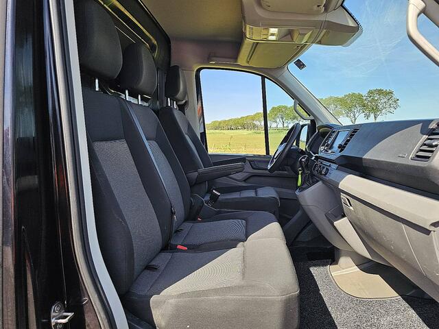 Volkswagen CRAFTER 30 2.0 TDI L3H2 Highline Cruise control, Airco, Pdc, Carplay, Navi, Camera, Stoelverwarming, DSG autom, Trekhaak