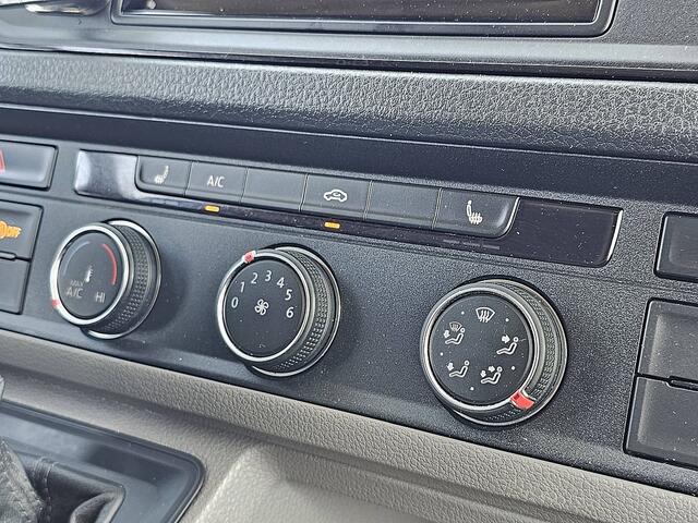Volkswagen CRAFTER 30 2.0 TDI L3H2 Highline Cruise control, Airco, Pdc, Carplay, Navi, Camera, Stoelverwarming, DSG autom, Trekhaak