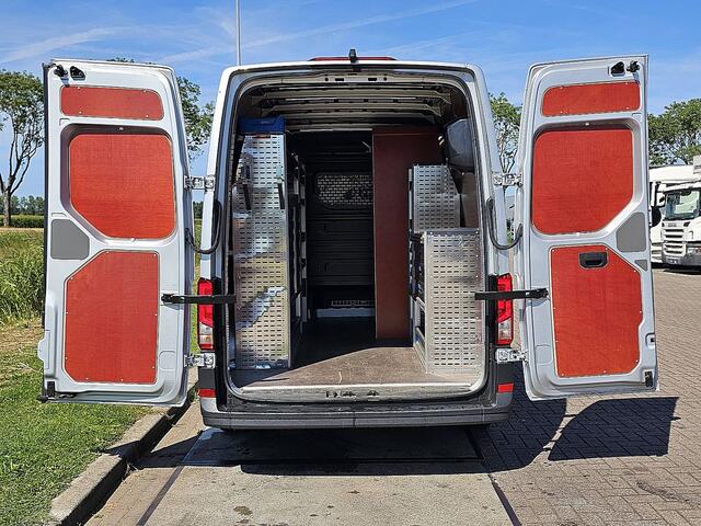 Volkswagen CRAFTER 35 2.0 TDI L3H3 Highline Cruise control, Airco, Carplay, Navi, Camera, EURO6, Velgen