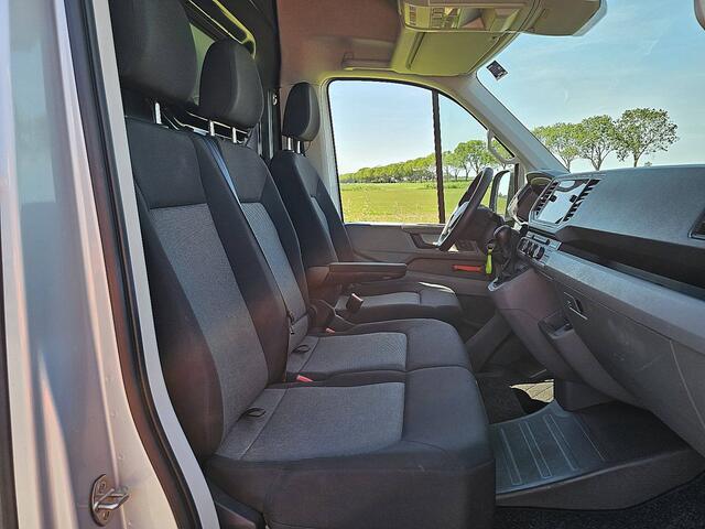 Volkswagen CRAFTER 35 2.0 TDI L3H3 Highline Cruise control, Airco, Carplay, Navi, Camera, EURO6, Velgen