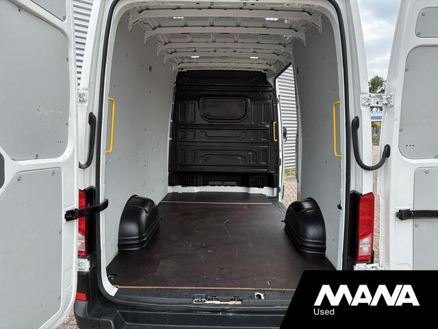 Volkswagen CRAFTER 35 2.0 TDI 140 pk L3H3 Automaat Carplay Cruise Sensoren