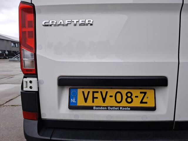 Volkswagen CRAFTER 35 2.0 TDI L3H3 EL Highline AIRCO / CRUISE CONTROLE / TREKHAAK / NAVI / CARPLAY