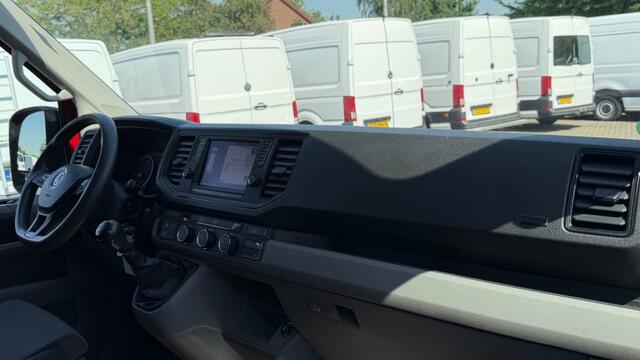 Volkswagen CRAFTER 2.0 TDI 130KW 177PK L3H2 EURO 6 3000KG TREKGEWICHT/ AIRCO/ CRUISE CONTROL/ TREKHAAK/ 100% DEALERONDERHOUDEN