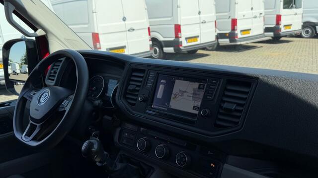 Volkswagen CRAFTER 2.0 TDI 130KW 177PK L3H2 EURO 6 3000KG TREKGEWICHT/ AIRCO/ CRUISE CONTROL/ TREKHAAK/ 100% DEALERONDERHOUDEN