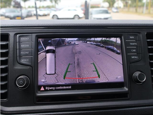 Volkswagen CRAFTER 35 2.0 TDI 140 PK DSG L4H3 + 3000 KG TREKHAAK | CAMERA | CARPLAY | NAVIGATIE