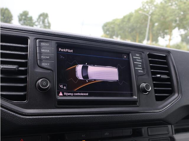 Volkswagen CRAFTER 35 2.0 TDI 140 PK DSG L4H3 + 3000 KG TREKHAAK | CAMERA | CARPLAY | NAVIGATIE