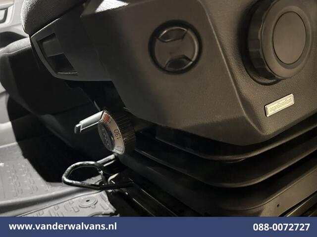 Volkswagen CRAFTER 2.0 TDI 141pk L3H3 L2H2 Euro6 Airco | Camera | Apple Carplay | Cruisecontrol | 3000kg Trekhaak Android Auto, Chauffeursstoel, Bijrijdersbank