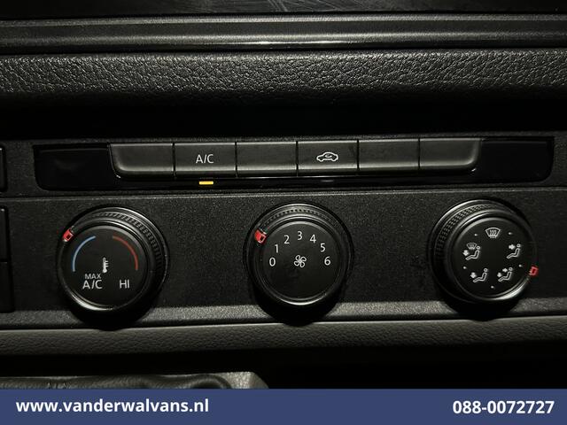Volkswagen CRAFTER 2.0 TDI 141pk L3H3 L2H2 Euro6 Airco | Camera | Apple Carplay | Cruisecontrol | 3000kg Trekhaak Android Auto, Chauffeursstoel, Bijrijdersbank