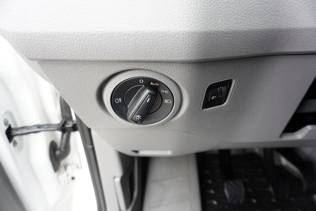 Volkswagen CRAFTER 35 140 PK L3H3 Airco PDC 270 Graden Deuren
