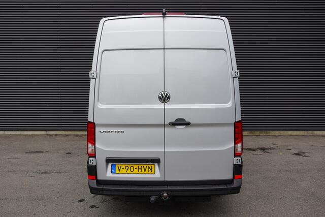 Volkswagen CRAFTER 140 PK Automaat L3H3 App Connect Cruise Control Camera Navi Trekhaak Voorruitverwarming