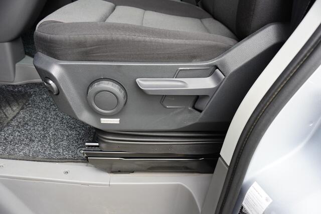 Volkswagen CRAFTER 140 PK Automaat L3H3 App Connect Cruise Control Camera Navi Trekhaak Voorruitverwarming