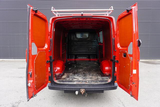 Volkswagen CRAFTER 35 140 PK L3H2 ACC Camera Navi LED Imperiaal Trekhaak Voorruitverwarming