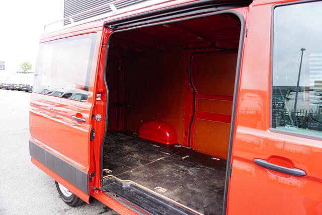 Volkswagen CRAFTER 35 140 PK L3H2 ACC Camera Navi LED Imperiaal Trekhaak Voorruitverwarming