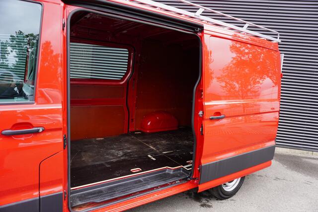Volkswagen CRAFTER 35 140 PK L3H2 ACC Camera Navi LED Imperiaal Trekhaak Voorruitverwarming