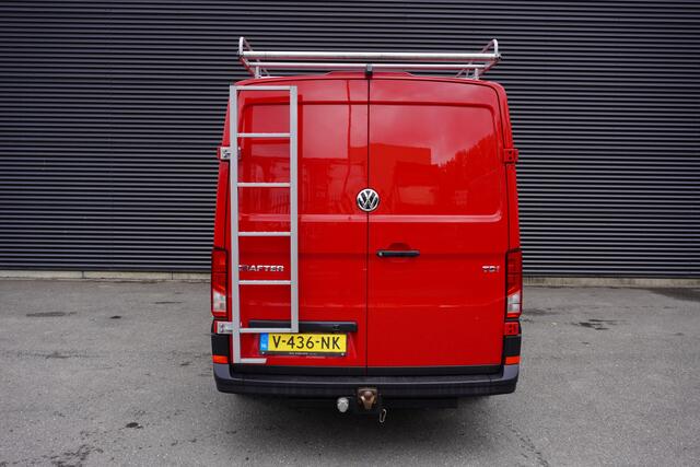 Volkswagen CRAFTER 35 140 PK L3H2 ACC Camera Navi LED Imperiaal Trekhaak Voorruitverwarming