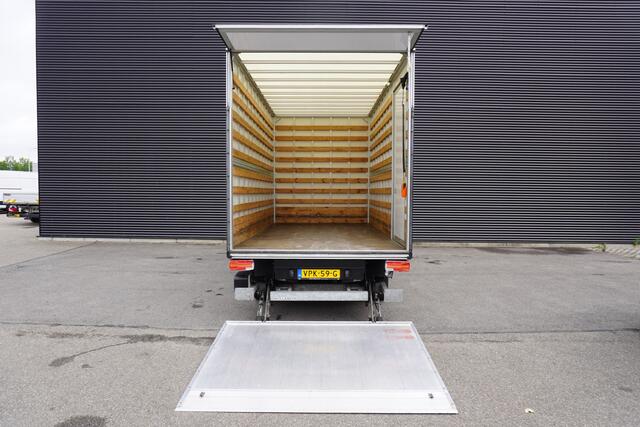Volkswagen CRAFTER 50 177 PK Automaat Bakwagen Dubbellucht Laadklep 1000KG