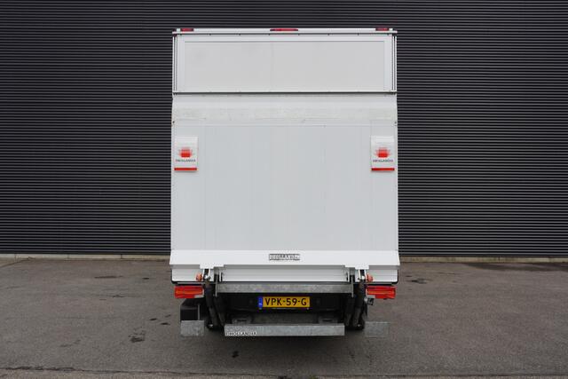 Volkswagen CRAFTER 50 177 PK Automaat Bakwagen Dubbellucht Laadklep 1000KG