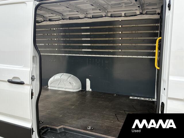 Volkswagen CRAFTER 30 2.0 TDI L3H2 Cruise Camera Carplay Trekhaak Voorruitverwarming