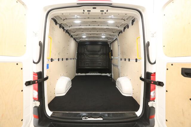 Volkswagen CRAFTER 2.0 TDI L3H2 140PK | Airco | Cruise | 3 Zits | Parkeersensoren