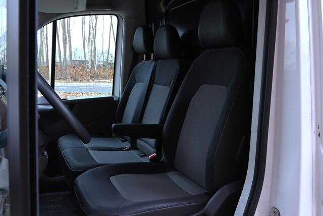 Volkswagen CRAFTER 2.0 TDI L3H3 140PK | CarPlay | PDC | 270gr deuren