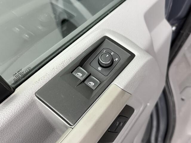Volkswagen CRAFTER 2.0TDI 140PK L3H2 Highline | Navigatie | Multimedia | Camera | Airco | Cruise