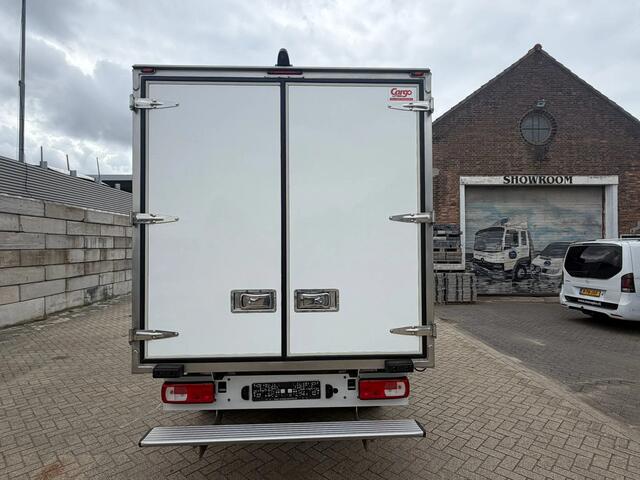 Volkswagen CRAFTER bakwagen koeling airco volle opties rechts bij deur schade kijk de fotos