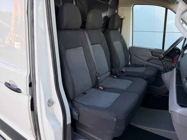 Volkswagen CRAFTER 2.0 TDI 102PK L3H3 2500kg Trekvermogen Airco Camera Multimedia Navigatie Bluetooth