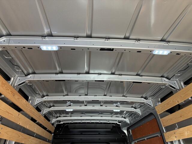 Volkswagen CRAFTER 35 2.0 TDI L3H3 Exclusive EURO VI 140 PK Automaat