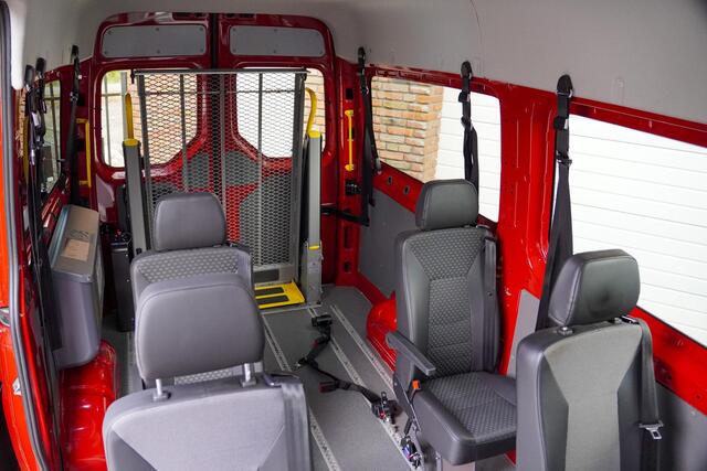 Volkswagen CRAFTER 2.0 TDI 140 PK L3H3 Rolstoelbus