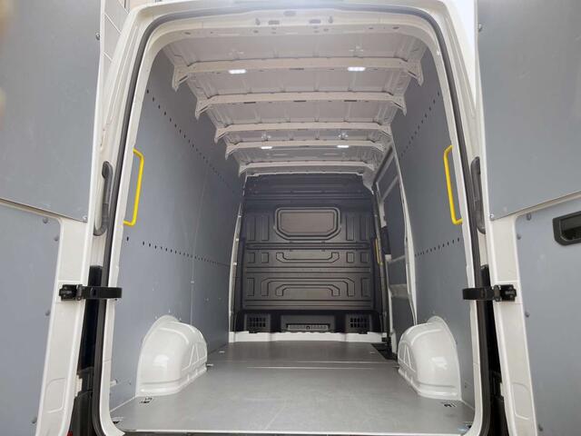 Volkswagen CRAFTER 2.0 TDI L3H3 Airco/Cam/PDC/Trekhaak