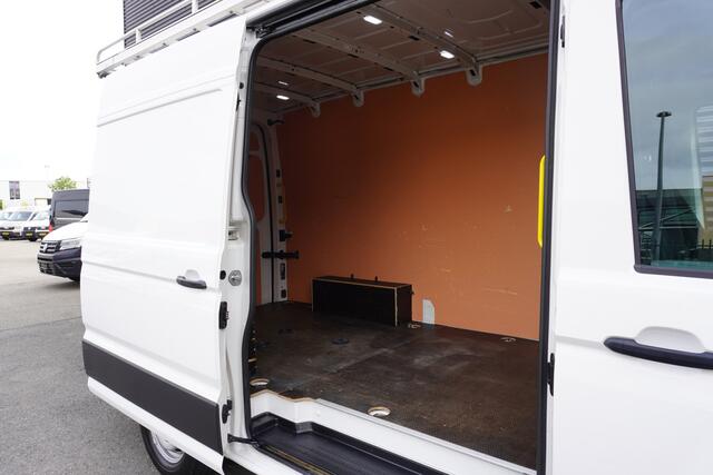 Volkswagen CRAFTER 180pk Automaat 4x4 4Motion L3H3/L2H2 Apple Carplay Trekhaak Camera Parkeersensoren Navigatie Cruise control Imperiaal