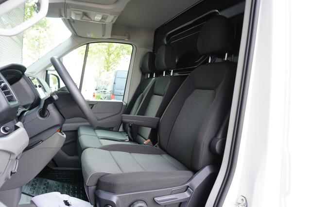 Volkswagen CRAFTER 180pk Automaat 4x4 4Motion L3H3/L2H2 Apple Carplay Trekhaak Camera Parkeersensoren Navigatie Cruise control Imperiaal