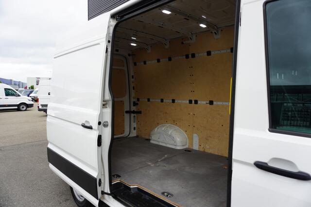 Volkswagen CRAFTER MARGE 180pk Automaat L3H3/L2H2 LED Apple Carplay Camera Trekhaak Cruise control Stoelverwarming